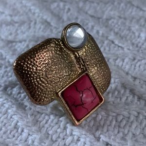 💜 3/$50 Vintage Art Deco pink statement ring s7